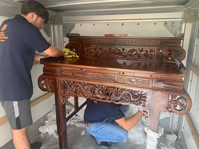 giao-hang-cho-khach-orleans-louisianaloctroiart_com