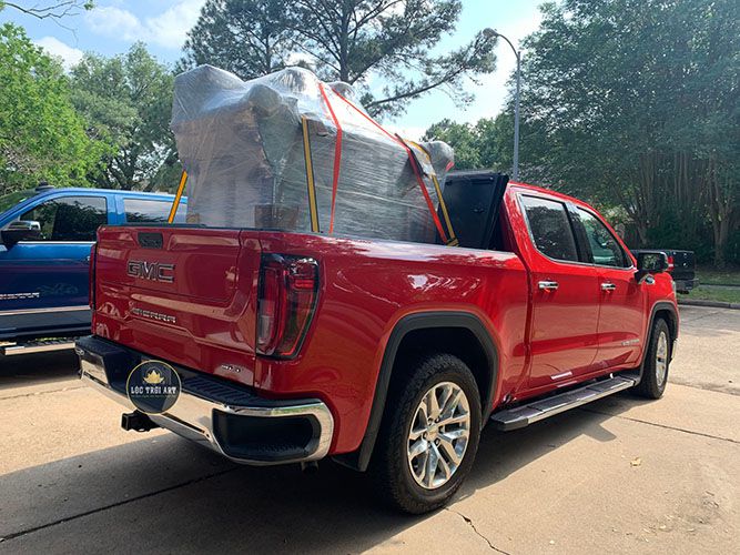 khach-pick-up-ban-tho-hai-cap-ruoi-tu-odessa-texas-loctroiart_com