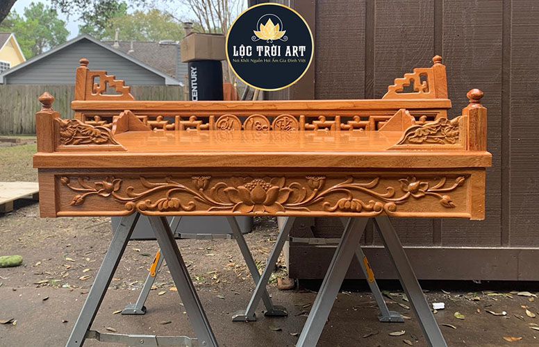 kiem-tra-truoc-khi-anh-khach-tu-Lousiania-xuong-pick-up-bo-ban-tho-treo-tuong-go-do-loctroiart_com