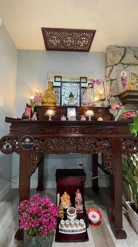 giao-ban-tho-tay-rong-hai-tang-den-chi-khach-tai-san-diego-ca-va-duoc-khen-loctroiart_com-1