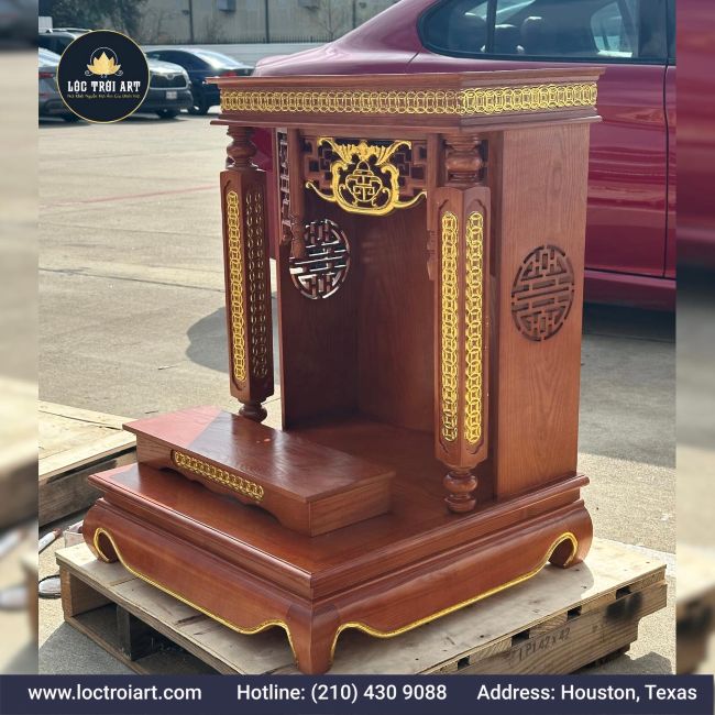 dong-ship-ban-than-tai-cho-khach-o-tieu-bang-khac-loctroiart_com